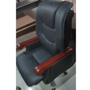 EXECUTIVE CHAIR - QUALITY DESIGNED BLACK WITH BROWN ARMS (AUFUR)