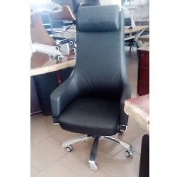 EXECUTIVE OFFICE CHAIR - QUALITY DESIGNED BLACK WITH HEAD REST (ROMIN)