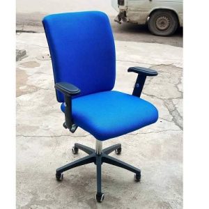 OFFICE CHAIR - QUALITY DESIGNED BLUE SWIVEL LOW-BACK (UGIN)