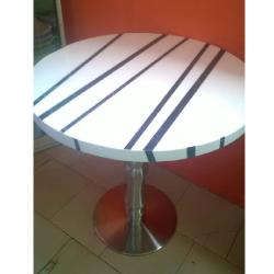 TABLE - QUALITY DESIGNED WHITE & BLACK STRIPE ROUND MARBLE WITH ROUND SILVER BASE (JAFU)